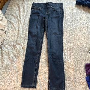 Stylish high waisted jeans